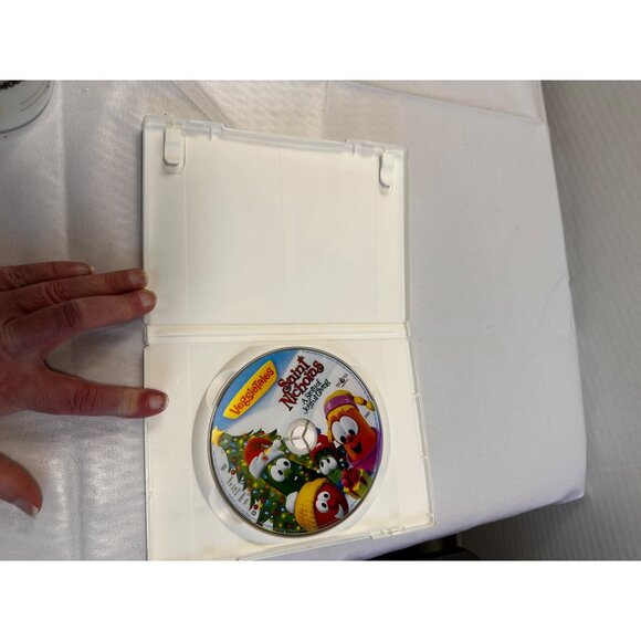 Saint Nicholas A Story of Joyful Giving Veggietales Veggie Tales DVD Preowned - Picture 7 of 9